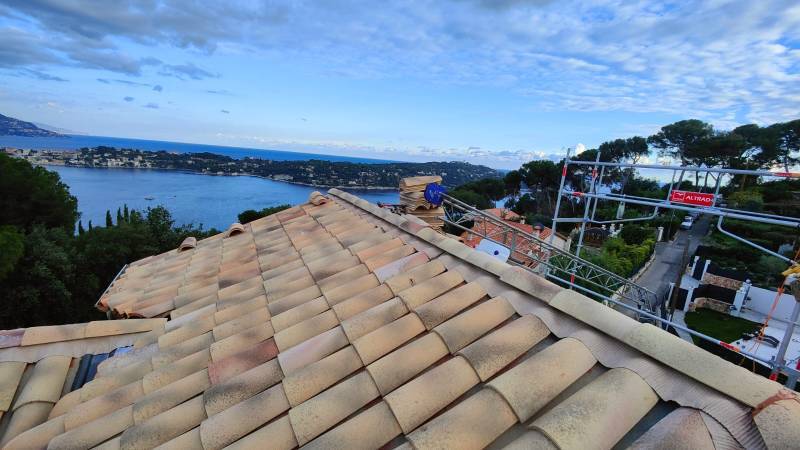 Artisan couvreur spécialisé dans les travaux de changement de couverture à Cap-d’Ail 06320