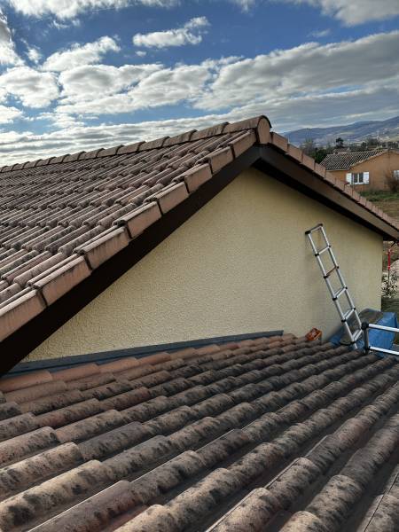 Rénovation de la pose de bandeau en alu à Crêches sur Saône 71680