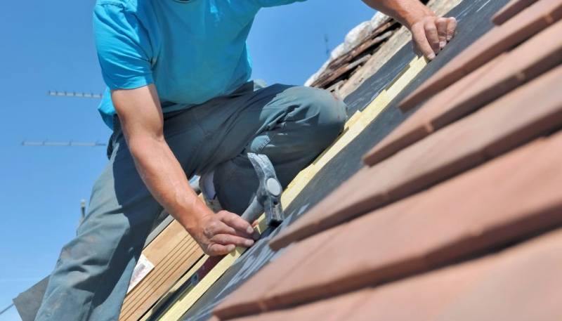 Entreprise de couverture spécialiste en rénovation de toitures qui se trouve à Roquebrune-Cap-Martin