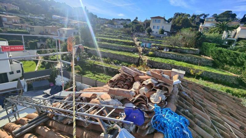 Artisan couvreur spécialisé dans les travaux de changement de couverture à Cap-d’Ail 06320