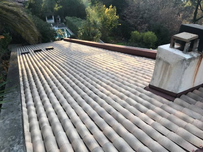 Réalisation d’une étanchéité sur plaque ondulée sur environ 170 m² à Cannes