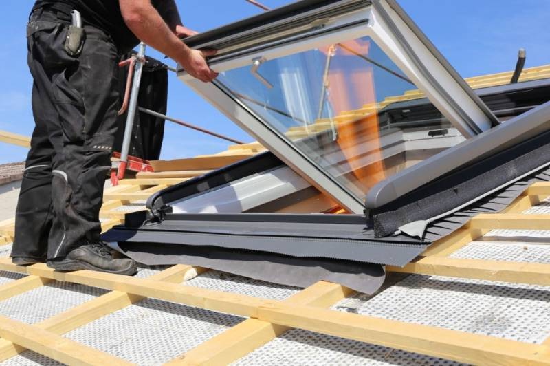 Réalisation d’une pose de Velux sur un changement de toiture à la Colle sur Loup