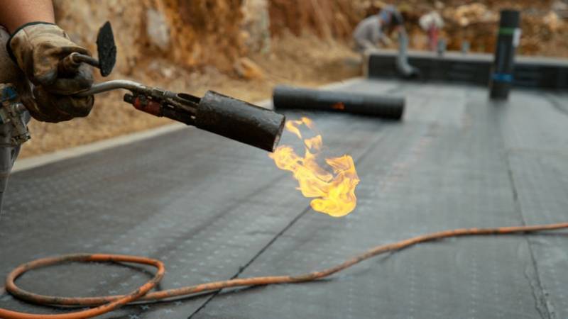 Travaux d’étanchéité entreprise spécialisé pour toiture terrasse a grasse 06130
