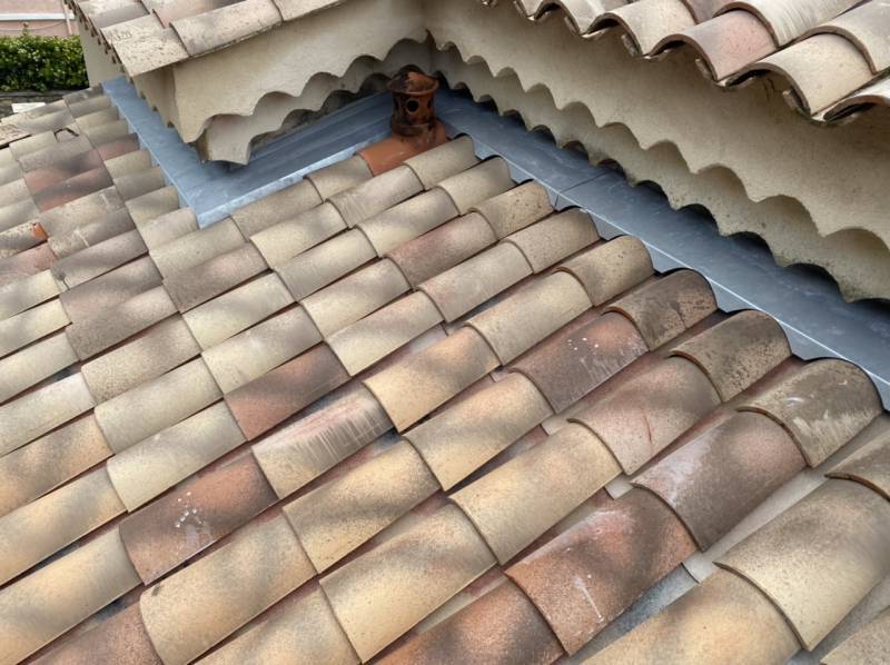 Réalisation d’une couverture en plaques Éternite au Cap d’Antibes