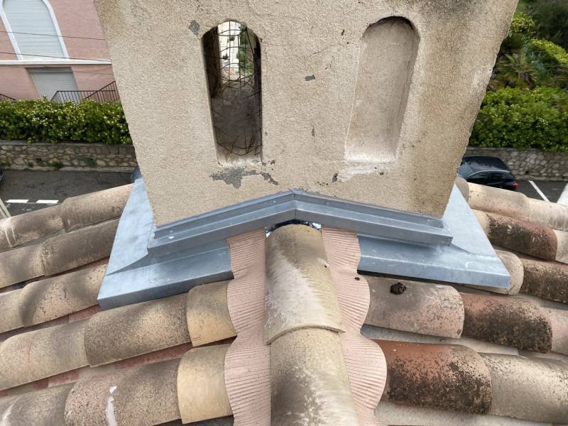 Réalisation d’une couverture en plaques Éternite au Cap d’Antibes