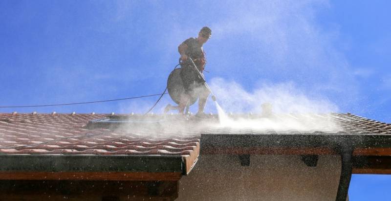 Tout savoir sur le nettoyage de toiture dans les Alpes-Maritimes 06