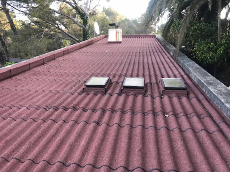 Réalisation d’une étanchéité sur plaque ondulée sur environ 170 m² à Cannes