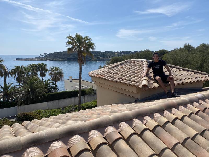 Réalisation d’une couverture en plaques Éternite au Cap d’Antibes